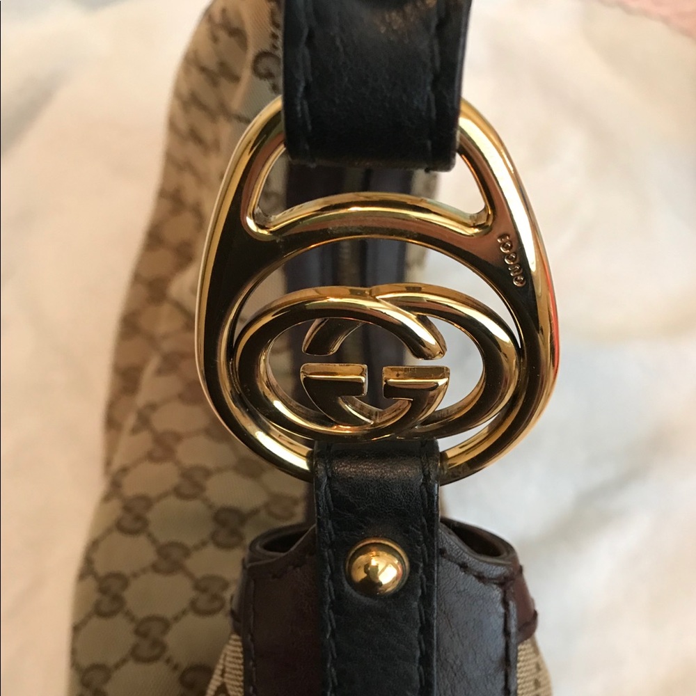 Authentic Gucci Shoulder Bag !